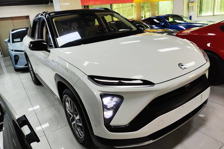 Used Nio ES6 2019 420 km Sport Version Front Right 45 Deg