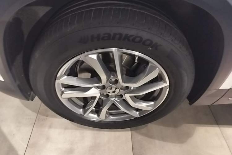 Used Nio ES6 2019 420 km Sport Version Left Front Wheel Hub