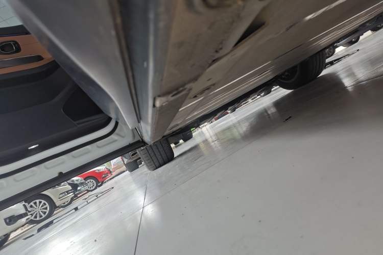 Used Nio ES6 2019 430 km Performance Version Left Side Sill