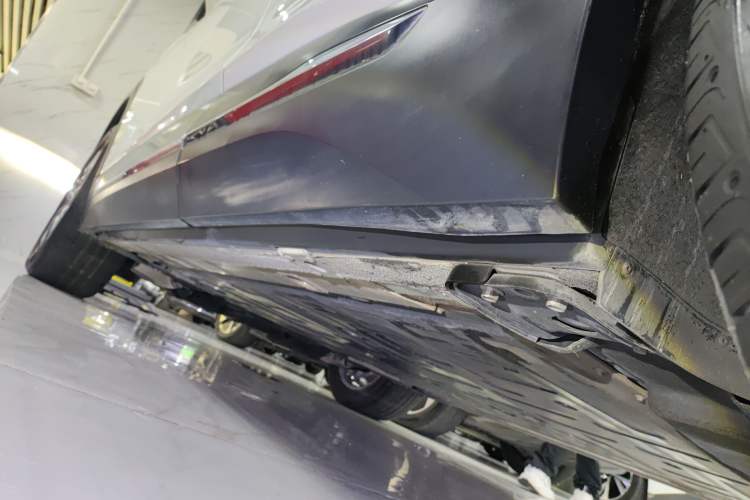 Used Nio ES6 2019 420 km Sport Version Left Side Sill