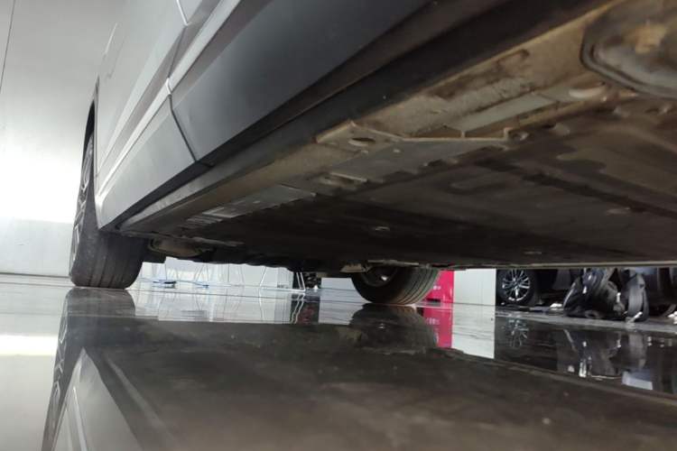 Used Nio ES6 2019 420 km Sport Version Left Side Sill