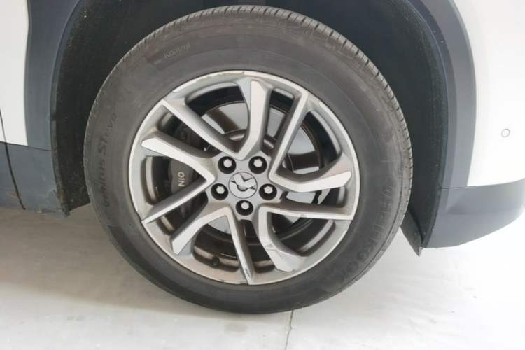 Used Nio ES6 2019 430 km Performance Version Right Front Wheel Hub