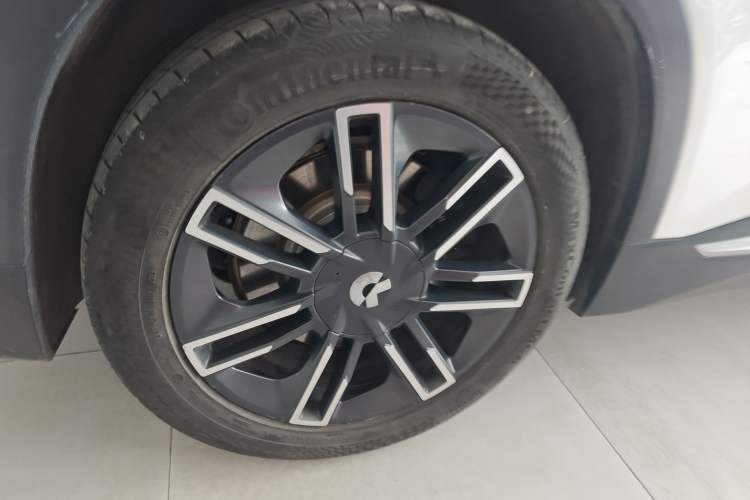 Used Nio ES6 2019 430 km Performance Version Right Rear Wheel Hub
