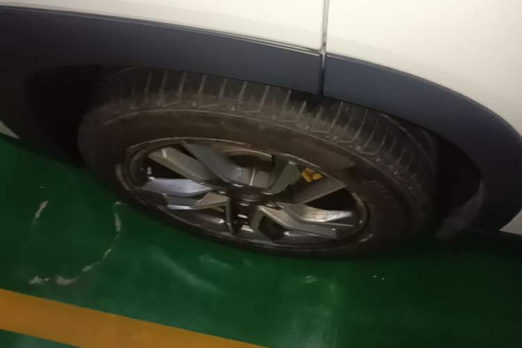 Used Nio ES6 2019 430 km Performance Version Right Rear Wheel Hub