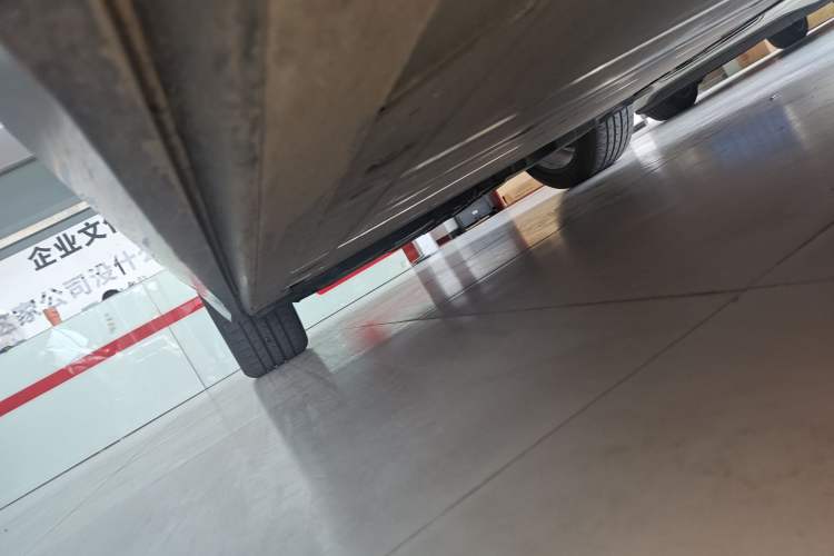 Used Nio ES6 2019 430 km Performance Version Right Side Sill