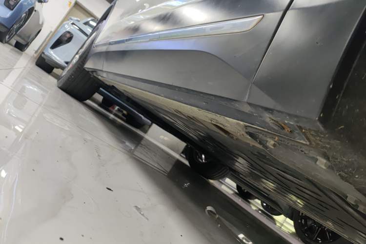 Used Nio ES6 2019 420 km Sport Version Right Side Sill