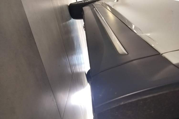 Used Nio ES6 2019 420 km Sport Version Right Side Sill