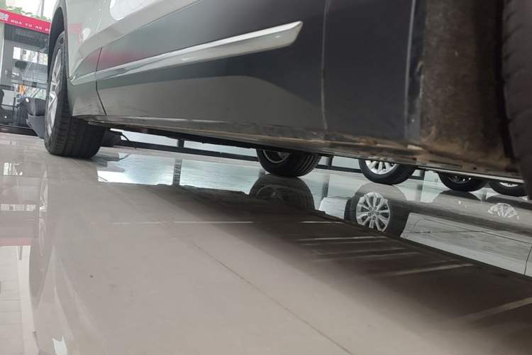 Used Nio ES6 2019 430 km Performance Version Right Side Sill