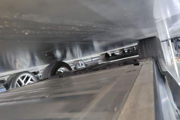 Used Nio ES6 2019 420 km Sport Version Right Side Sill