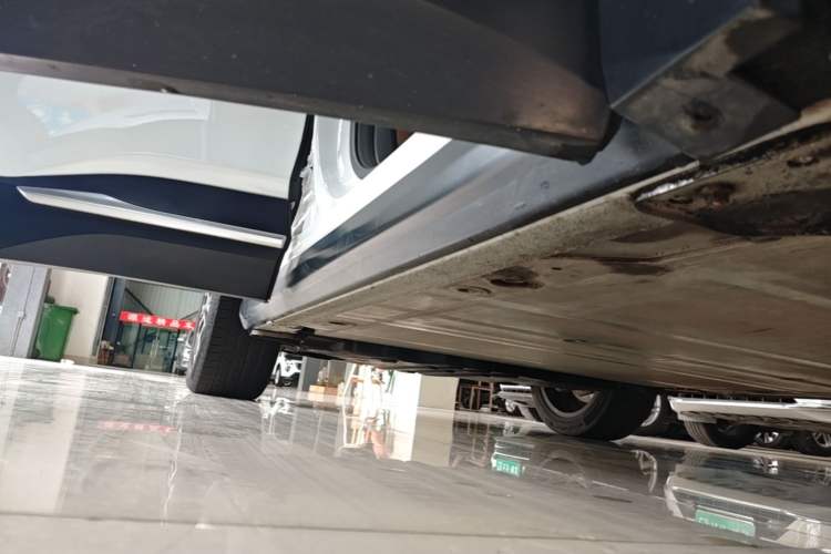 Used Nio ES6 2019 430 km Performance Version Right Side Sill