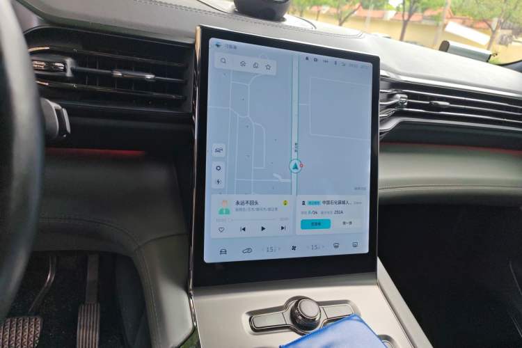 Used Nio ES6 2020 610KM Signature Edition Audio And AC Panel