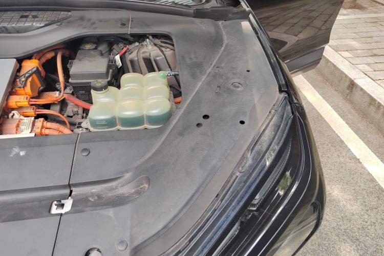 Used Nio ES6 2020 600 km Sport Edition Engine Bay Left