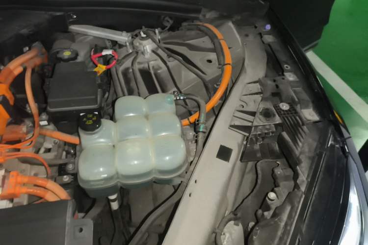 Used Nio ES6 2020 430KM Performance Version Engine Bay Left