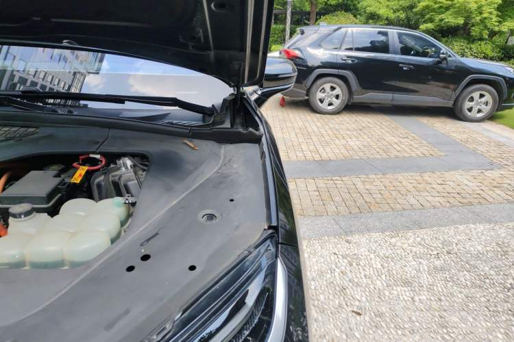 Used Nio ES6 2020 610 km Performance Version Engine Bay Left