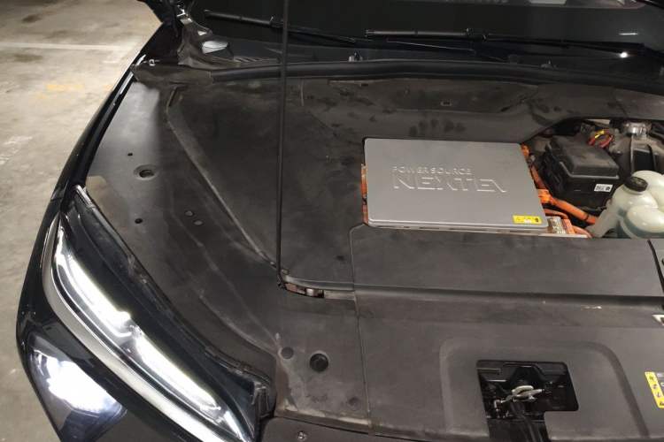 Used Nio ES6 2020 430KM Performance Version Engine Bay Right