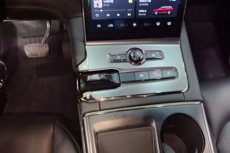 Used Nio ES6 2020 420 km Sport Edition Gear Lever