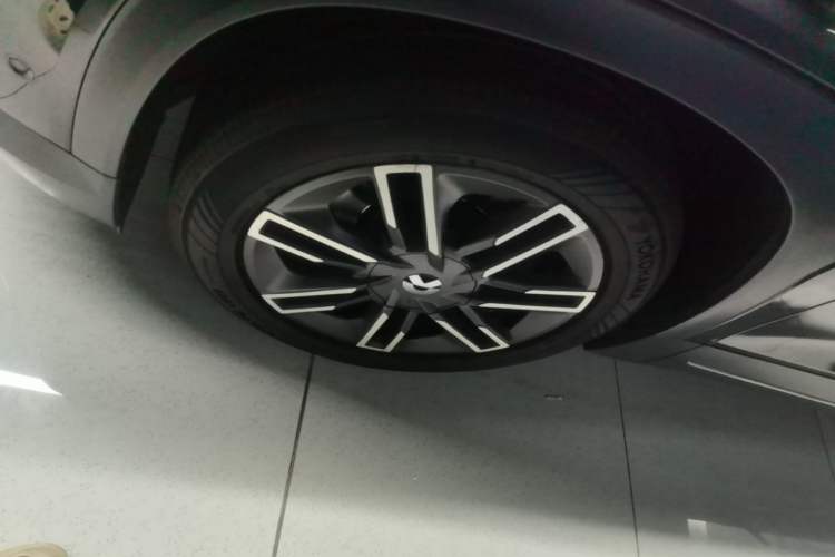 Used Nio ES6 2020 420 km Sport Edition Left Front Wheel Hub