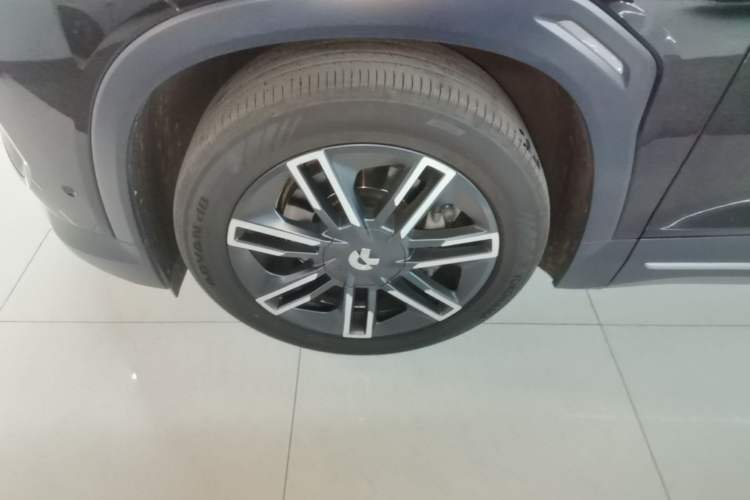 Used Nio ES6 2020 420 km Sport Edition Left Front Wheel Hub