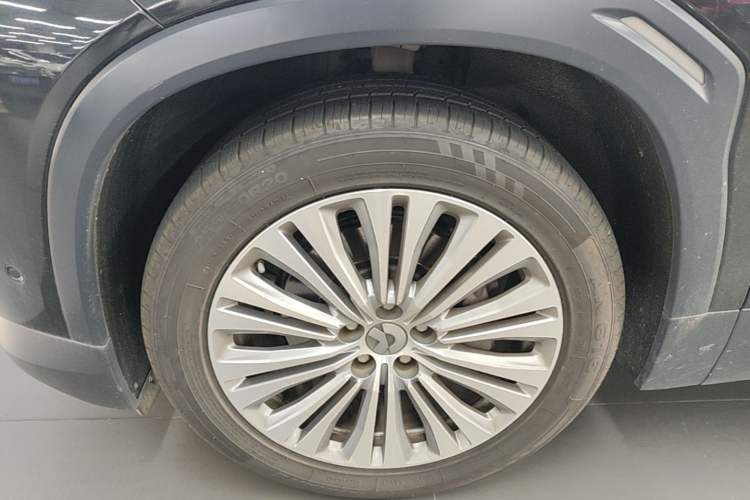 Used Nio ES6 2020 600 km Sport Edition Left Front Wheel Hub