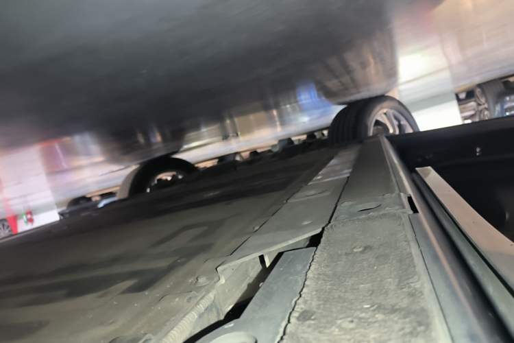 Used Nio ES6 2020 420 km Sport Edition Left Side Sill