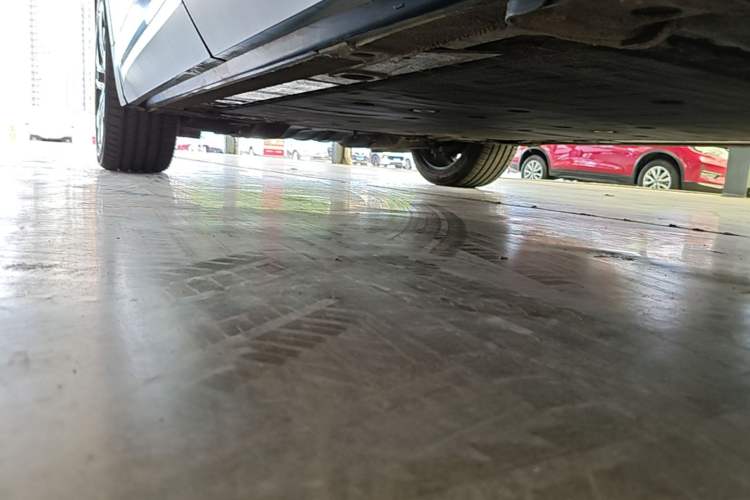 Used Nio ES6 2020 430 km Signature Edition Left Side Sill