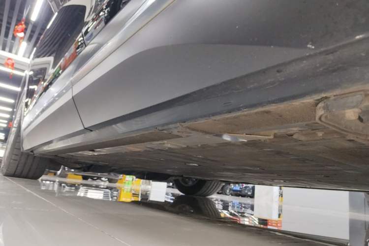 Used Nio ES6 2020 610 km Performance Version Left Side Sill