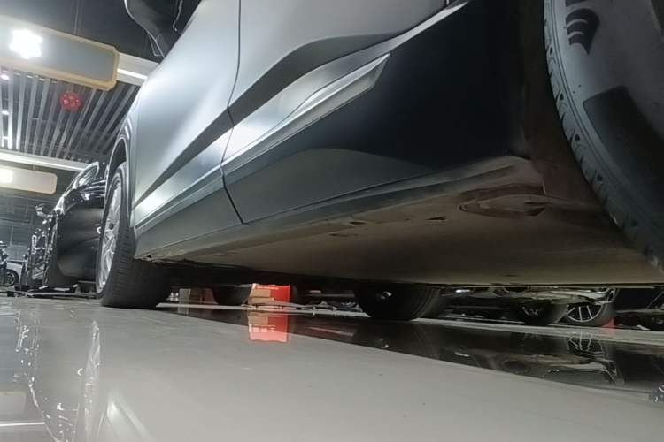 Used Nio ES6 2020 420 km Sport Edition Left Side Sill