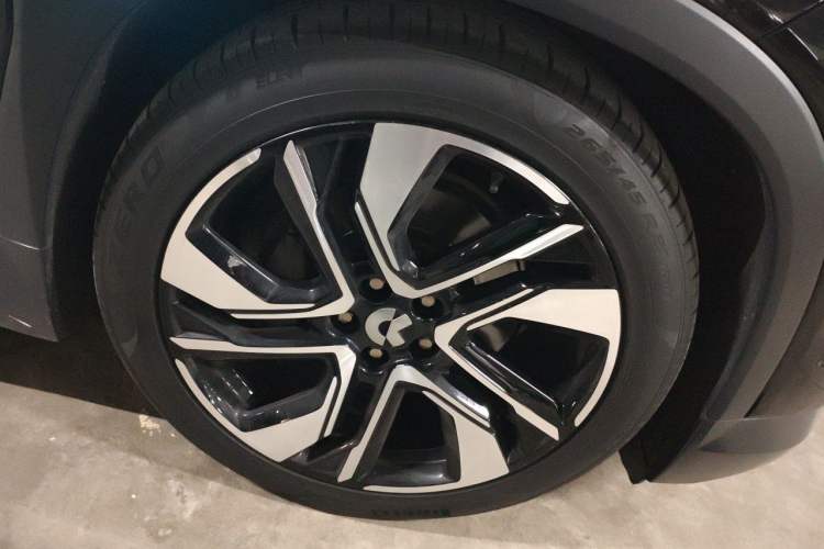 Used Nio ES6 2020 430KM Performance Version Right Front Wheel Hub