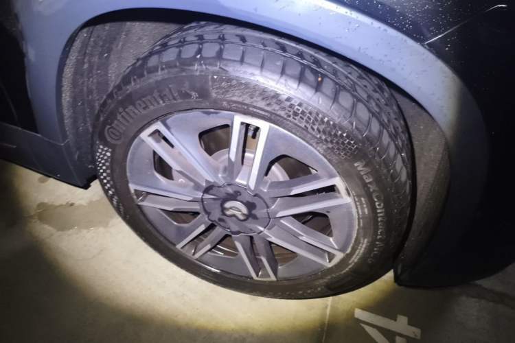 Used Nio ES6 2020 600 km Sport Edition Right Front Wheel Hub