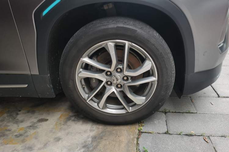 Used Nio ES6 2020 490 km Sport Edition Right Front Wheel Hub