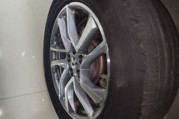 Used Nio ES6 2020 420 km Sport Edition Right Rear Wheel Hub