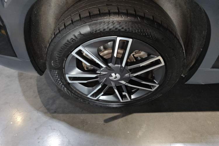 Used Nio ES6 2020 455KM Sport Edition Right Rear Wheel Hub