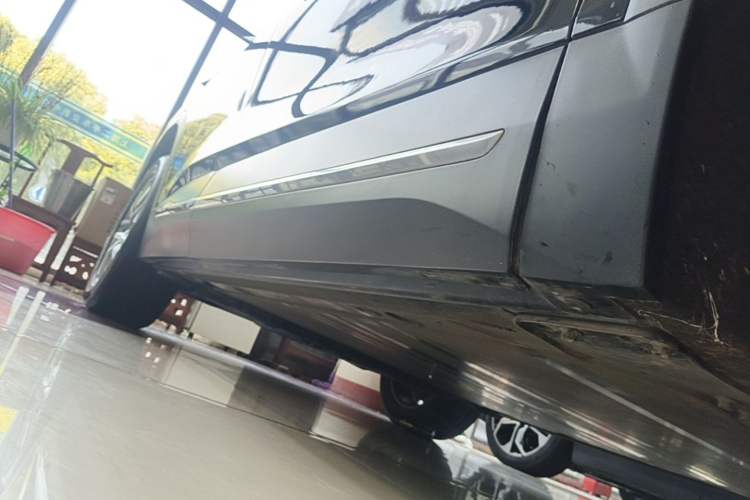 Used Nio ES6 2020 420 km Sport Edition Right Side Sill