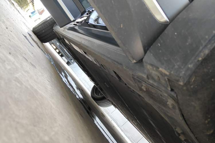 Used Nio ES6 2020 600 km Sport Edition Right Side Sill