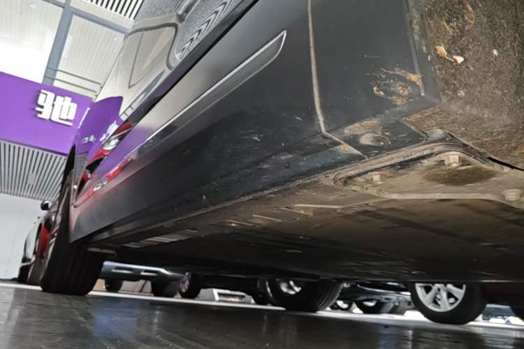 Used Nio ES6 2020 600 km Sport Edition Right Side Sill
