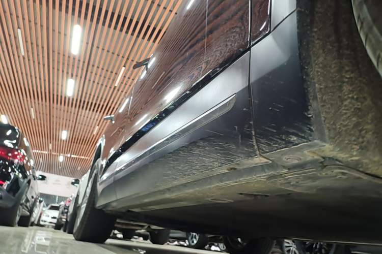 Used Nio ES6 2020 455KM Sport Edition Right Side Sill