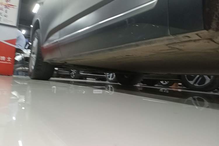 Used Nio ES6 2020 420 km Sport Edition Right Side Sill