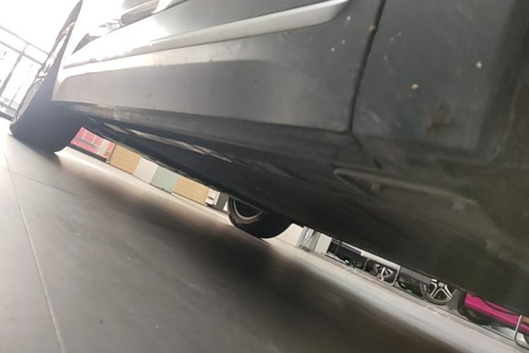 Used Nio ES6 2020 600 km Sport Edition Right Side Sill