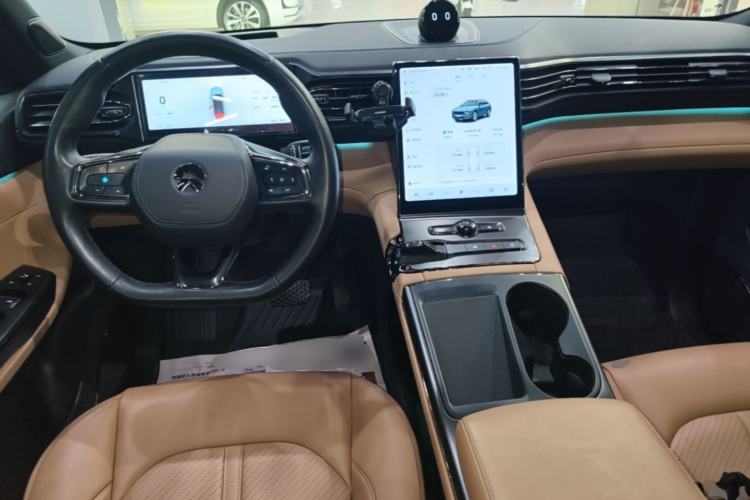 Used Nio ES6 2020 430 km Signature Edition Center Console