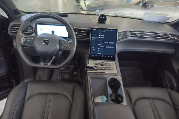 Used Nio ES6 2020 430 km Signature Edition Center Console