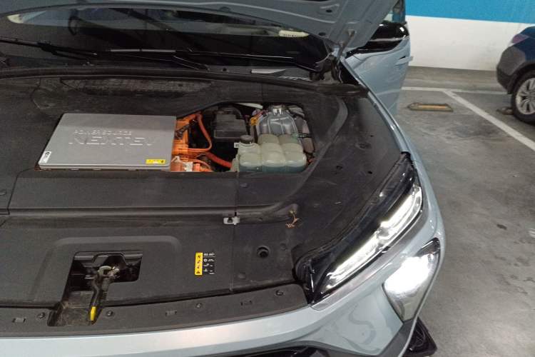 Used Nio ES6 2020 430 km Signature Edition Engine Bay Left