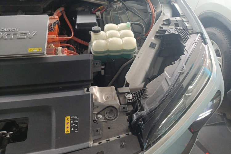 Used Nio ES6 2020 430KM Performance Version Engine Bay Left