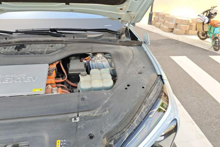 Used Nio ES6 2020 610 km Performance Version Engine Bay Left