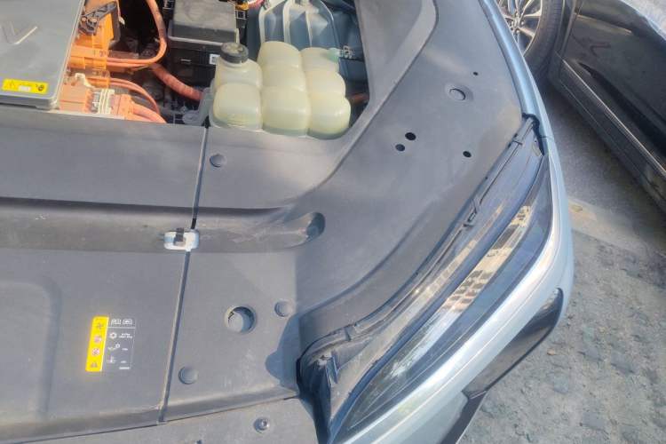 Used Nio ES6 2020 610 km Performance Version Engine Bay Left
