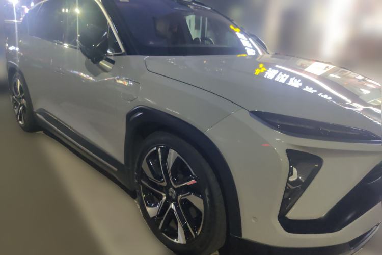 Used Nio ES6 2020 610 km Performance Version Front Right 45 Deg