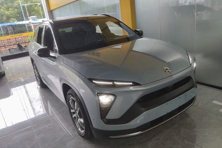 Used Nio ES6 2020 420 km Sport Edition Front Right 45 Deg