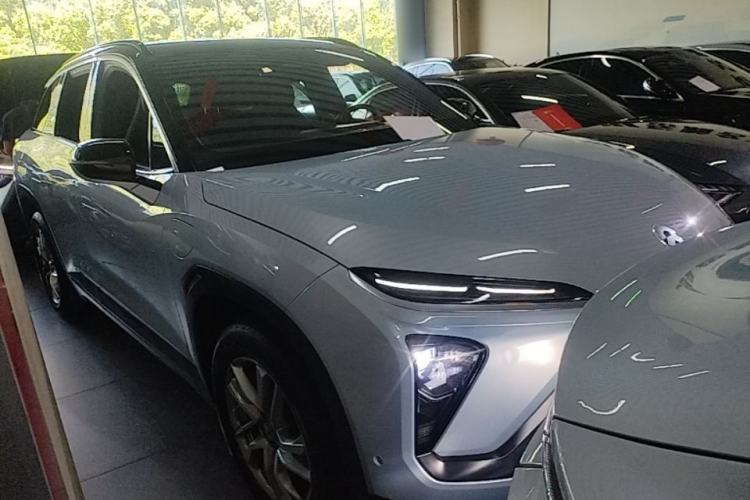 Used Nio ES6 2020 420 km Sport Edition Front Right 45 Deg