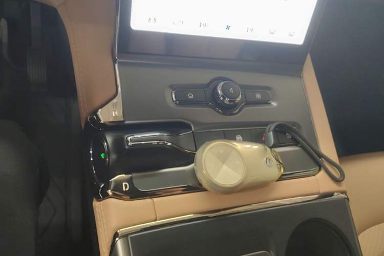 Used Nio ES6 2020 600 km Sport Edition Gear Lever