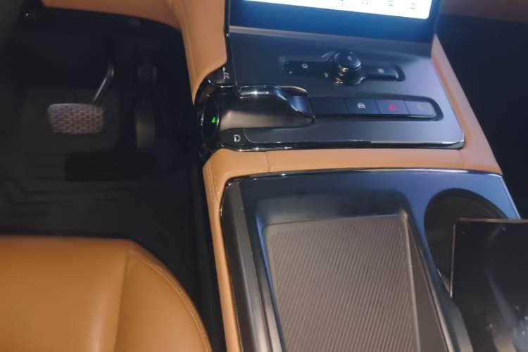 Used Nio ES6 2020 430 km Signature Edition Gear Lever