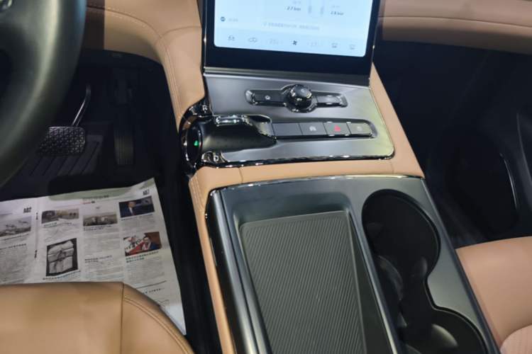 Used Nio ES6 2020 430 km Signature Edition Gear Lever